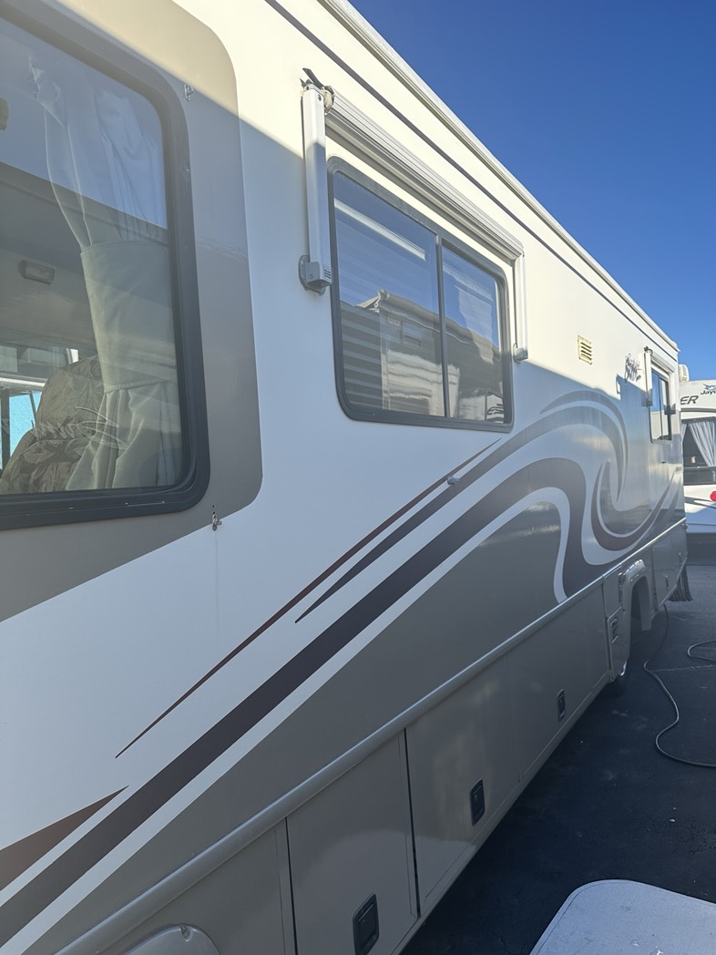 
								2000 Fleetwood Southwind 30 FT full									