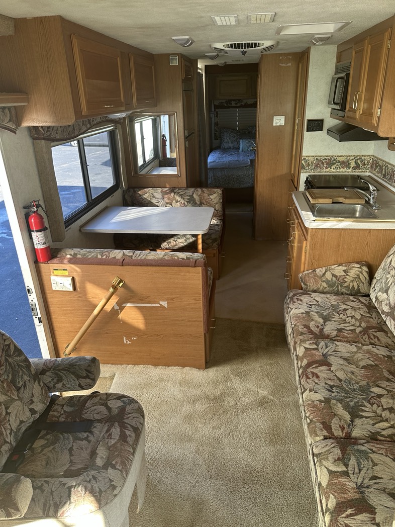 
								2000 Fleetwood Southwind 30 FT full									