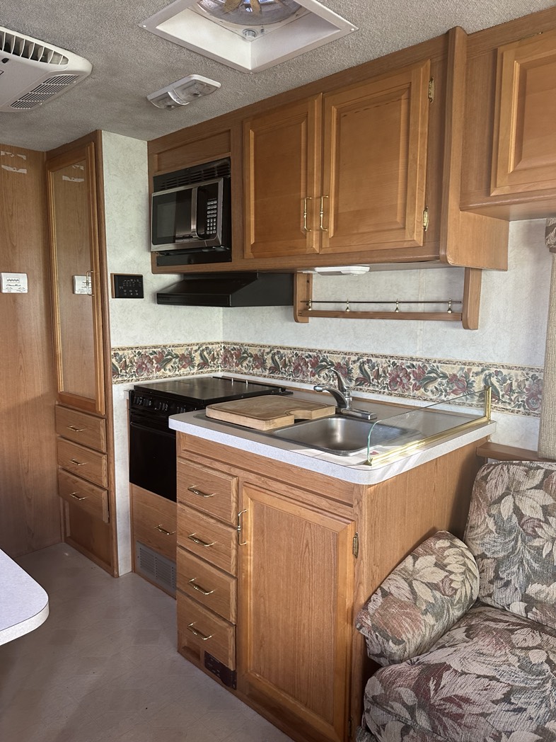 
								2000 Fleetwood Southwind 30 FT full									