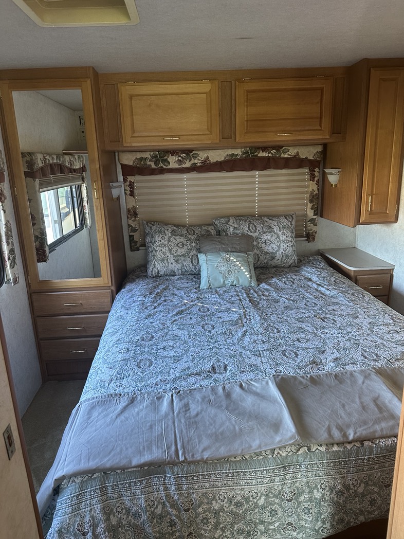 
								2000 Fleetwood Southwind 30 FT full									