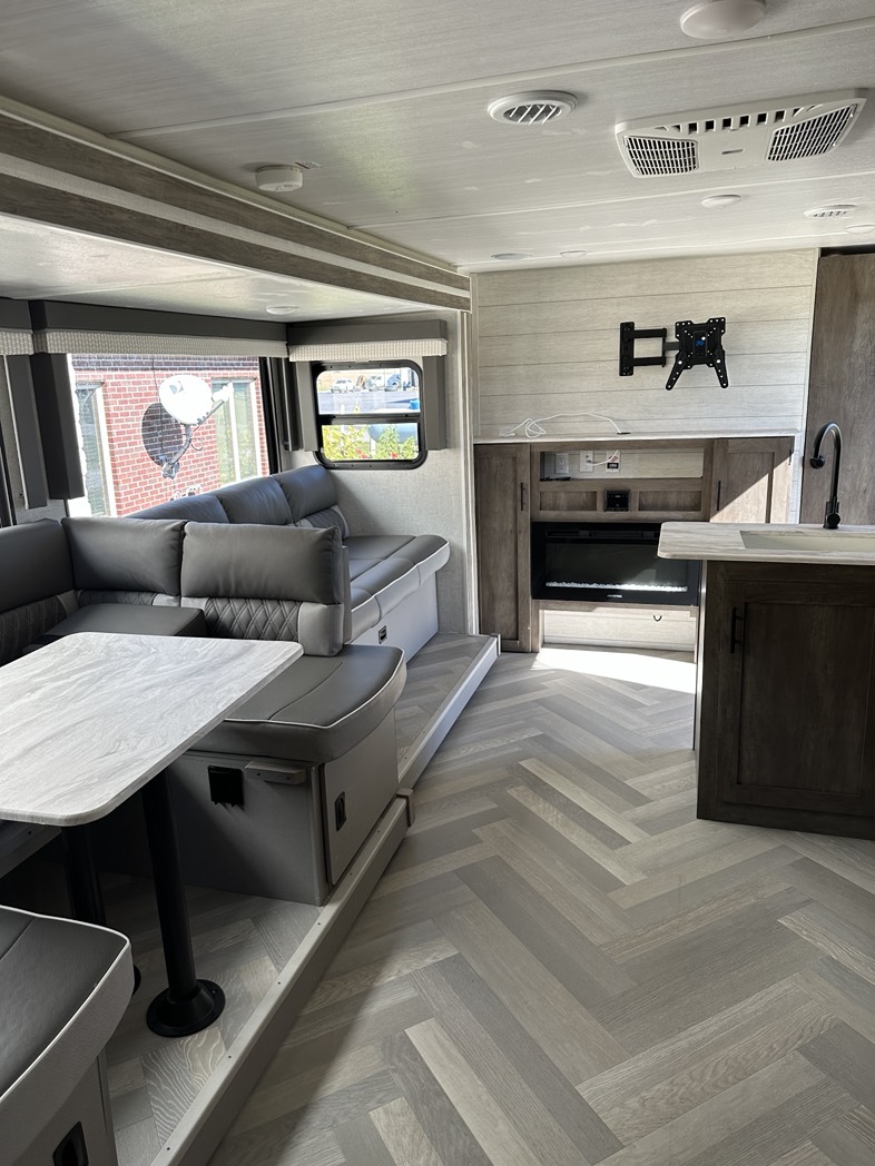 
								2021 Forest River Salem Cruise Lite BHXL with slide full									
