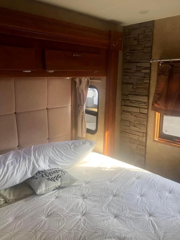 
								2011 Forest River Georgetown full									