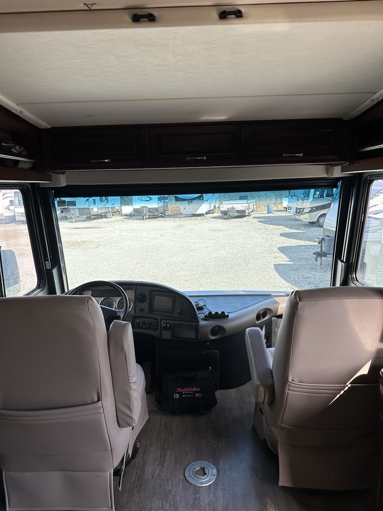 
								2011 Fleetwood Pace Arrow full									