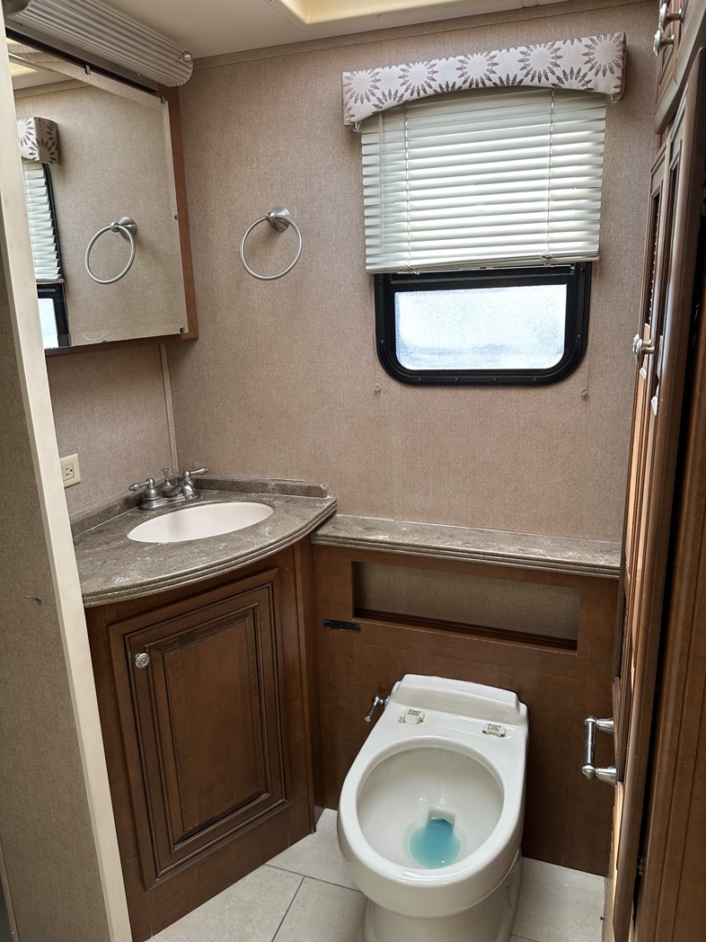 
								2011 Thor Tuscany full									