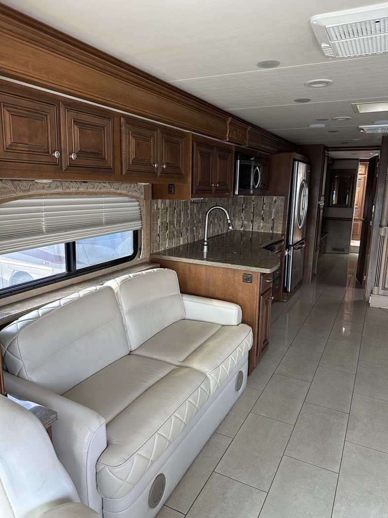
								2011 Thor Tuscany full									