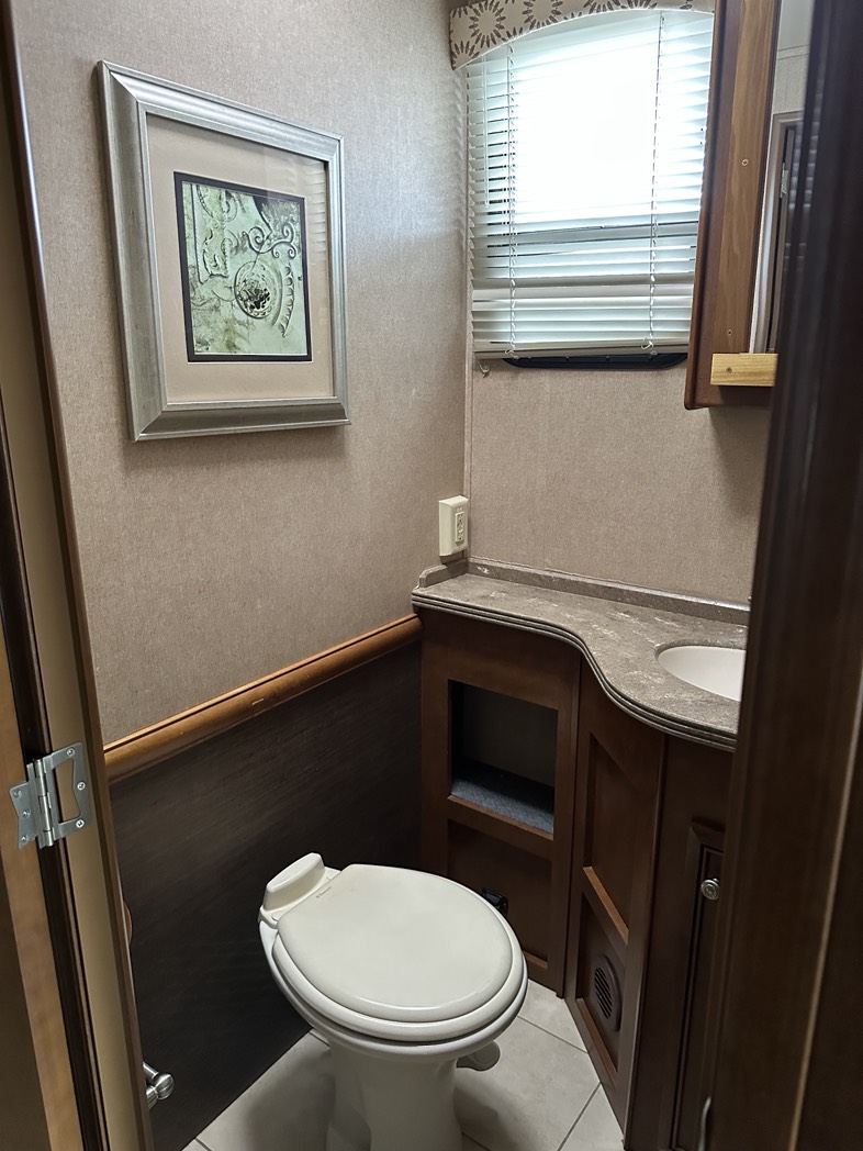
								2011 Thor Tuscany full									